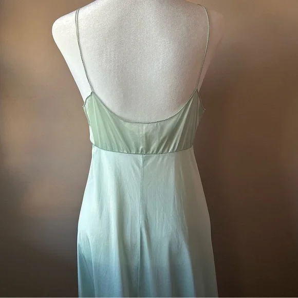 Vintage 70s Pale Green Vassarette Chevron Striped Nightgown - Picture 7 of 10